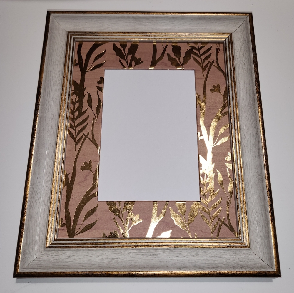 Elegant Blush and Gold Botanical Photo Mat – Fits 8x10 Frames, 5x5 Photos